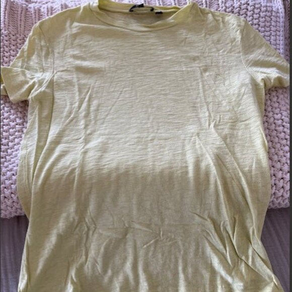 Yellow Theory tee, M, NWOT - Picture 1 of 2